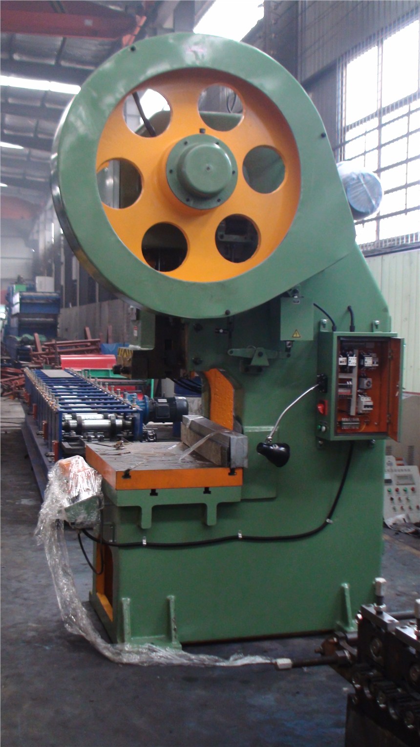 冲床设备 核心技术与配套系统的全面解析